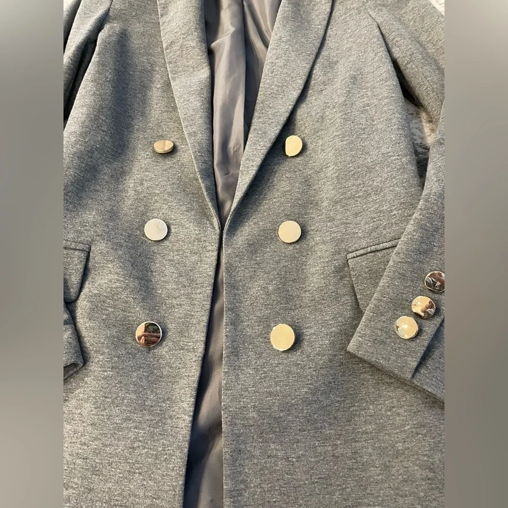 3/$40 Beautiful fitted coat — grey - Picture 2 of 6